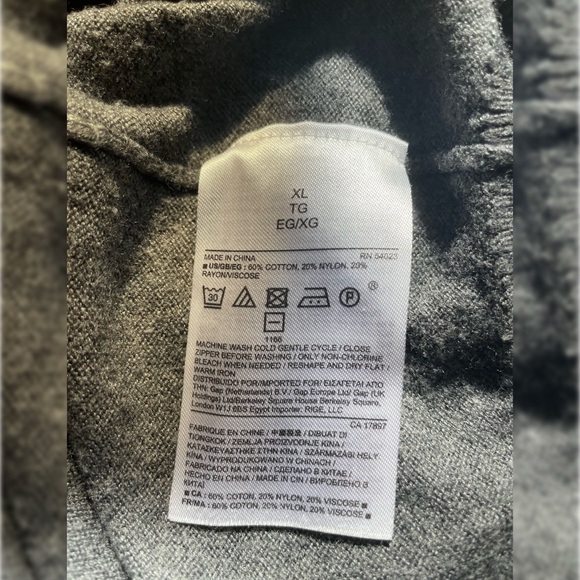 Thin Gray Turtleneck Sweater - Picture 4 of 4